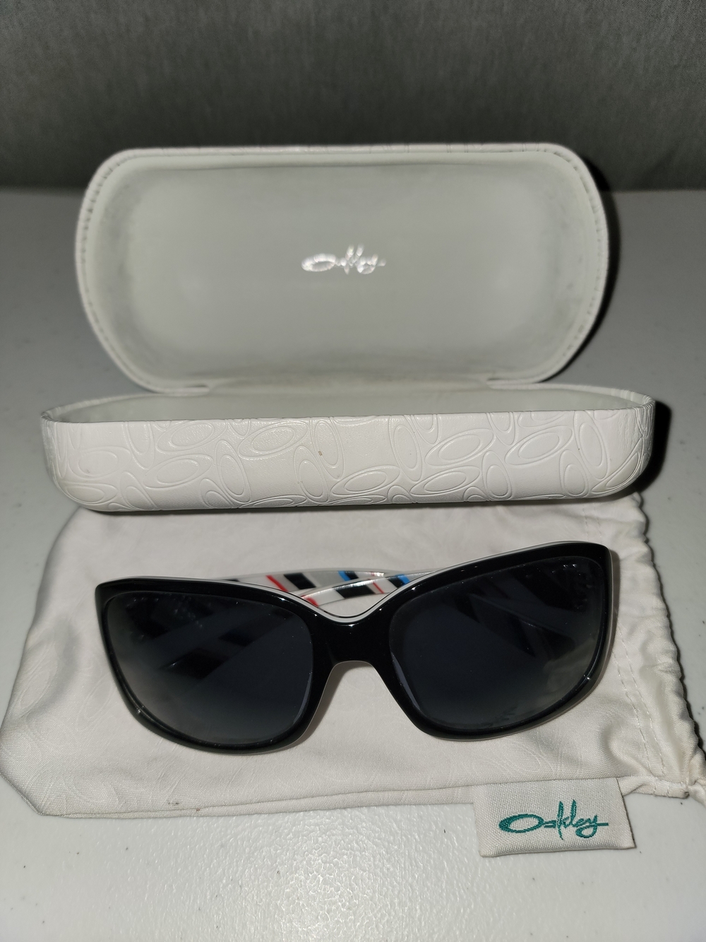 Oakley Women’s Black Sunglasses W/Striped Detail